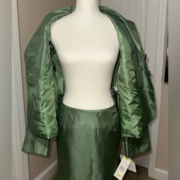 Suit Studio 2 piece suit - Picture 8 of 16